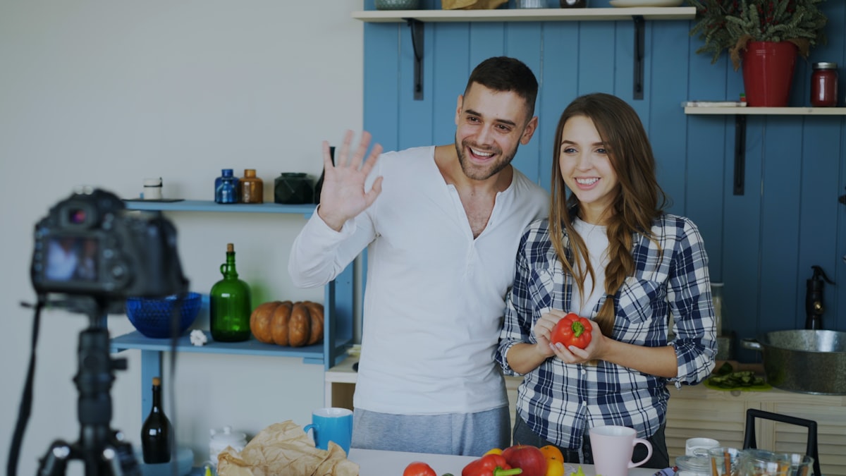 Expert nutritionist providing dietary advice
